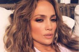 Vaya manera la de JLo de causar furor en las redes sociales el día de su cumpleaños.
