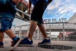 La denuncia fue presentada en la Policía de la Ciudad de Buenos Aires, por presunto abuso sexual de jugadores juveniles de River, dijeron fuentes judiciales.