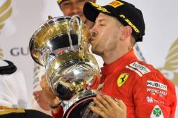 En su 200ª carrera en la Fórmula 1, Vettel aventajó a los Mercedes del finlandés Valtteri Bottas y del británico Lewis Hamilton.