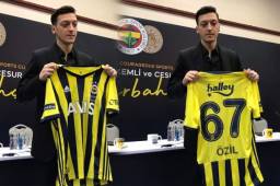 Mesut Özil utilizará el dorsal 67 por el código de la ciudad de donde son originarios sus padres en Turquía.