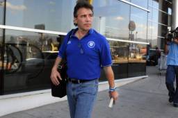 Carlos De Los Cobos regresa al banquillo de la selección de El Salvador.