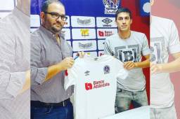 Bonfigli cuando era presentado por 'Tato' Saybe directivo del Olimpia. Foto Cortesía de Olimpia.