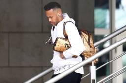 La selección de Brasil junto con Neymar se despidieron de Rusia tras quedar eliminados.