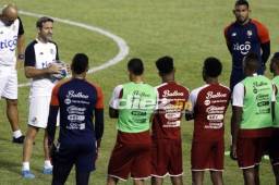 Thomas Christiansen, DT de Panamá, afinó en la grama del Olímpico a su equipo para el duelo de este viernes ante Honduras. Fotos Neptalí Romero
