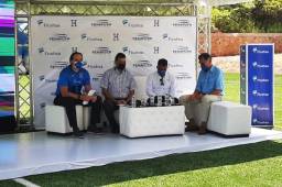 Los miembros de la Fenafuth durante el lanzamiento de la boletería para los juegos de la Selección de Honduras ante Costa Rica y Jamaica. Fotos Carlos Castellanos