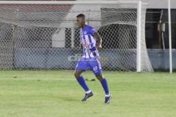 El delantero colombiano Andrés Rentería celebra el gol que le marcó al Platense con el que puso a ganar al Victoria. Fotos DIEZ | Edgar Witty