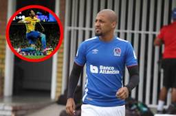 Leandro luciendo la camiseta de entrenamiento del Olimpia la mañana de este martes en Amarateca.