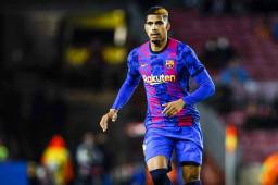 Ante el acoso del Chelsea y el Manchester United, Barcelona no perdió tiempo y renovó al uruguayo Ronald Araujo