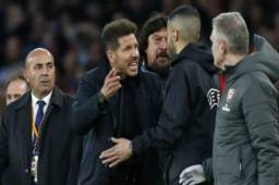 Diego Simeone fue severamnete castigado por la Uefa con cuatro partidos.