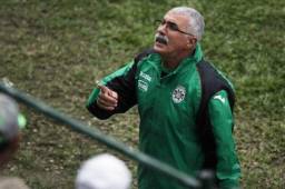 Manuel Keosseián ganó tres títulos de Liga con el Marathón y uno de Copa.