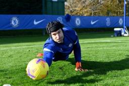 Petr Cech saldrá de su retiro para volver a jugar en el Chelsea 18 meses después de su retiro.
