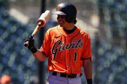 Mauricio Dubón se gana partido a partido el cariño de la afición de los Gigantes de San Francisco.