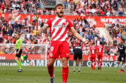 Portu celebrando el triunfo del Girona sobre el Sevilla en Montilivi gracias a su tanto.