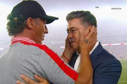 Pedro Troglio y Marcelo Gallardo se “funden” con tremendo abrazo en la previa del partido River vs Instituto