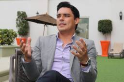 El polémico periodista hondureño Kilvett Bertrand cuenta por qué las fuertes críticas contra el entrenador de la Selección de Honduras, Jorge Luis Pinto.