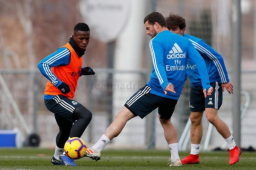 Tanto Sevilla como Real Madrid tienen 33 puntos en la tabla de posiciones.