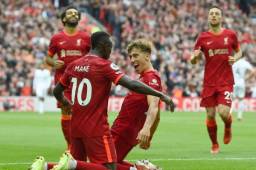 Liverpool derrotó al Burnley y toma la punta en este arranque del campeonato inglés.