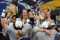 Tom Brady sigue haciendo historia en la NFL y ya son seis anillos de campeón los que tiene.