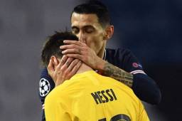 Di María consoló a Messi cuando el PSG eliminó al Barcelona de la Liga de Campeones.