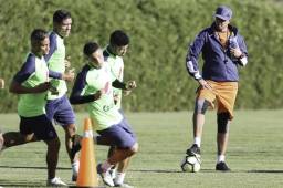 El entrenador del Motagua, Diego Vázquez, habló de los fichajes que pretende el cuadro azul y sobre una eventual salida al extranjero de Rubilio Castillo.