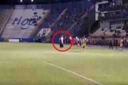 Al guardameta no le gustó la decisión de Marlon Díaz y lo buscó para insinuarle que todo se trataba de un soborno.