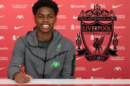 Keyrol Figueroa firma su primer contrato profesional con el Liverpool FC.
