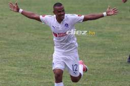 Rony Martínez cambió de semblante cuando le comunicaron sobre el descenso del Real Sociedad y esto dijo. Foto Ronald Aceituno