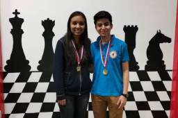 María Ramos y Lenín Vásquez consiguen la medalla de oro en el torneo de ajedrez.