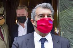 Koeman y Laporta saliendo del restaurante donde se reunieron para hablar del futuro del Barcelona. FOTO: Diario Sport.