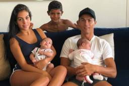 Cristiano acompañado de Georgina Rodríguez y sus tres hijos.