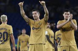 Robert Lewandowski se despachó con los primeros dos goles con el FC Barcelona. Fue la figura del partido.