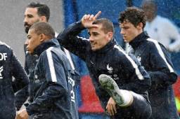 El delantero francés Antoine Griezmann durante el entrenamiento con la selección gala que jugará el Mundial de Rusia. Foto AFP