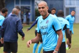 Eddie Hernández se fue expulsado en la ida de semifinal ante Olimpia, cumplió el castigo en la vuelta y no fue convocado para la ida de final. Foto DIEZ