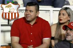 Omar Romero, accionista mayoritario del Vida cuando estuvo de visita en La Ceiba en el torneo pasado viendo cómo ha cambiado el club. Foto DIEZ