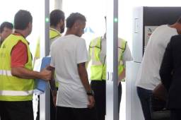 Neymar salió de Barcelona rumbo a Inglaterra. (FOTO: Cortesía Mundo Deportivo)