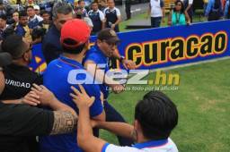 Momento en que Diego Vázquez y Osman Madrid se calentaron antes del arranque de la gran final.