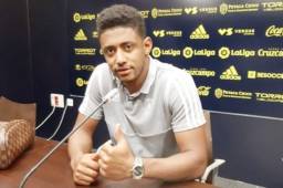 El hondureño Choco Lozano en conferencia de prensa tras marcar su doblete con el Cádiz frente al Real Oviedo en España. Foto cortesía