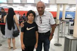 El hondureño Harold Fajardo junto al entrenador Nestor Rodrigo Matamala quien fue su formador en la Academia Henerma de San Pedro Sula. Foto cortesía