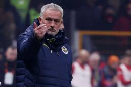 Mourinho recibe duro castigo tras sus polémicas declaraciones contra los del Galatasaray: “Saltaban como monos”