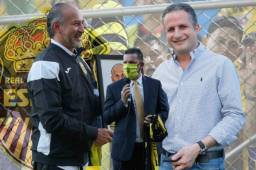 Potro Gutiérrez como entrenador, Javier Delgado como gerente y Elías Burbara como el presidente, son los tres pilares en los que Real España confía para poder volver a levantar un título pese a que Olimpia y Motagua han dominado el fútbol nacional en los últimos años.