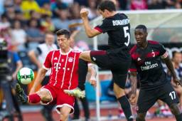 Robert Lewandowski se va en blanco en este amistoso que caen de forma estrepitosa.