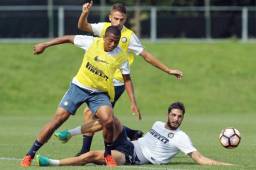 El mediocampista hondureño Rigoberto Rivas en los entrenamientos con el primer equipo del Inter de Milán de Italia. Foto cortesía inter.it
