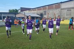 Tela enfrenta a La Ensenada en el estadio Alfredo León Gómez.