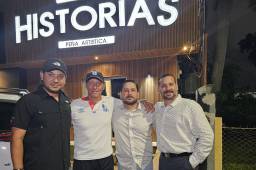 Pedro Troglio en la inauguración del restaurante “Historias” en San Pedro Sula. Foto: Deportes RIRI 504