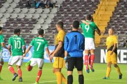 Los jugadores de México celebrando el primer gol ante Antigua y Barbuda. Foto: Dennis Fajardo.