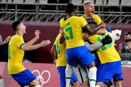 El campeón olímpico Brasil va de nuevo por la medalla de oro tras superar a México en semifinales.