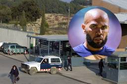 Alves sigue en prisión preventiva acusado de haber violado presuntamente a una joven de 23 años .