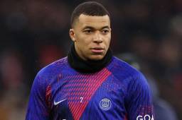 Mientras el Madrid sigue siendo el favorito para quedarse con Kylian, el <i>Daily Mirror </i>cuenta que PSG está negociando el préstamo del jugador.