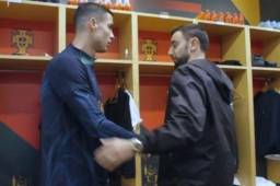 ¡Tensión en Portugal! El frío saludo de Bruno Fernandes a Cristiano Ronaldo, tras fuertes declaraciones contra el United