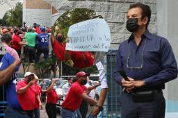 Salvador Nasralla tuvo que abandonar el pasado viernes la conferencia en la Villa Olímpica.
